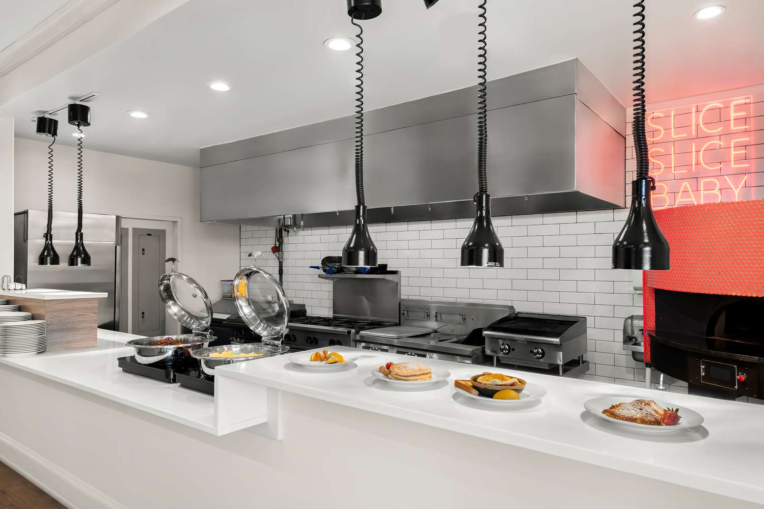 Фото Hilton Garden Inn Suffolk Riverfront