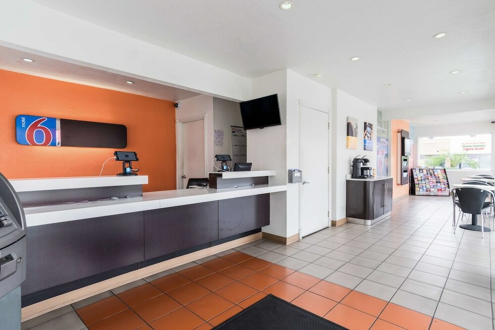 Фото Motel 6 Long Beach, Ca - International City