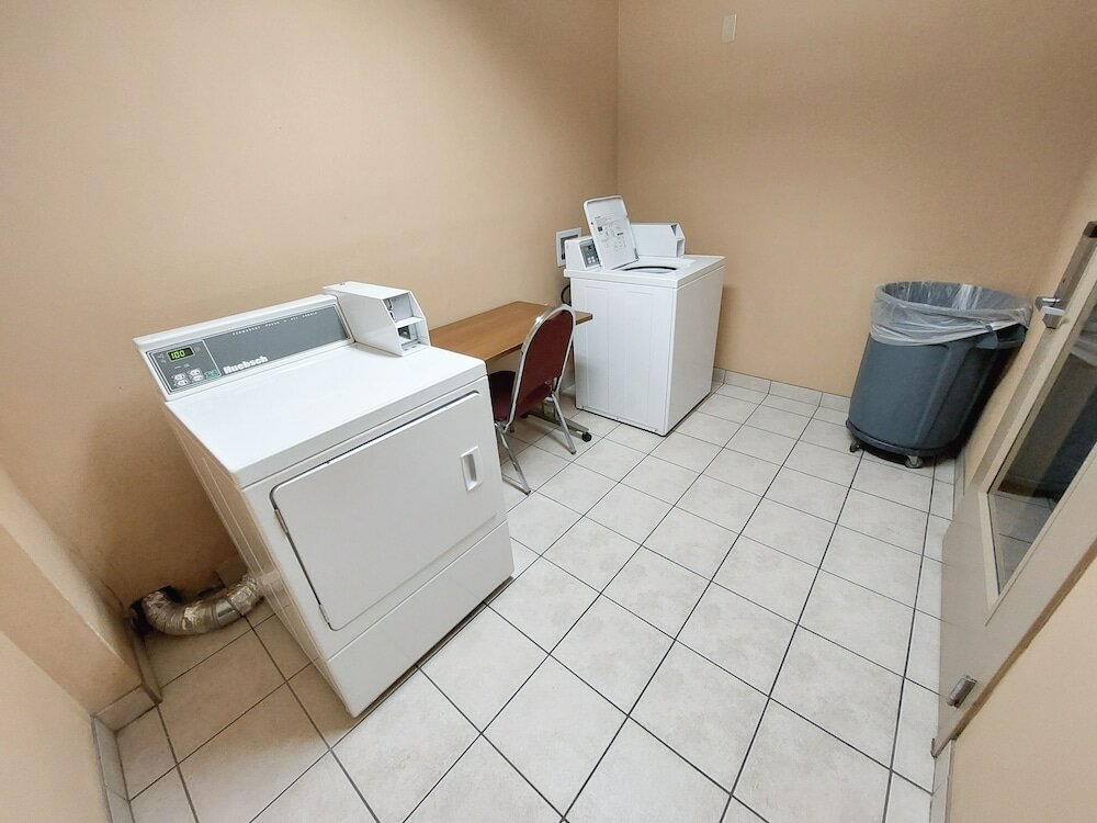 Фото Ramada by Wyndham Reno Hotel and Casino