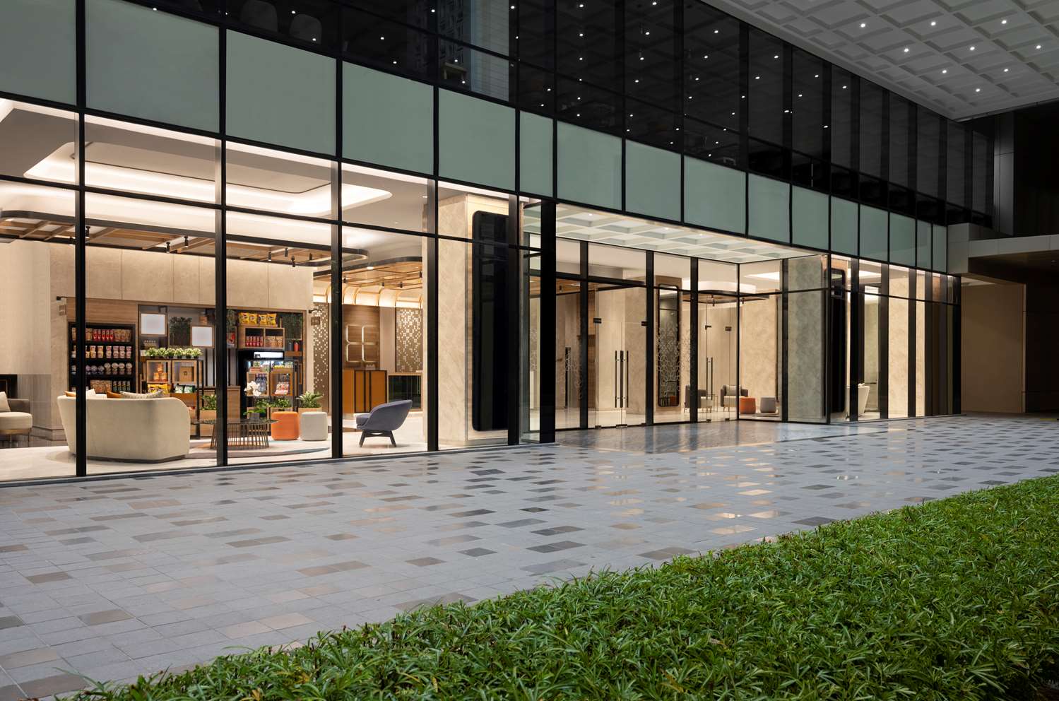 Фото Hilton Garden Inn Jakarta Taman Palem