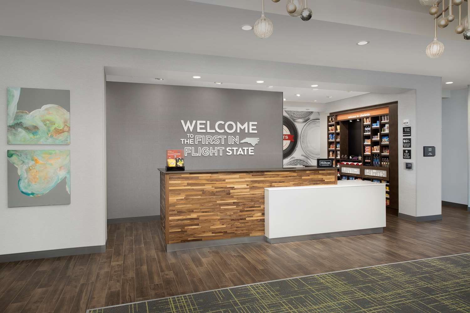 Фото Hampton Inn & Suites Charlotte Airport Lake Pointe