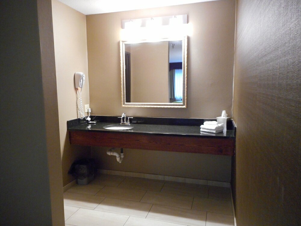 Фото Best Western Airport Inn