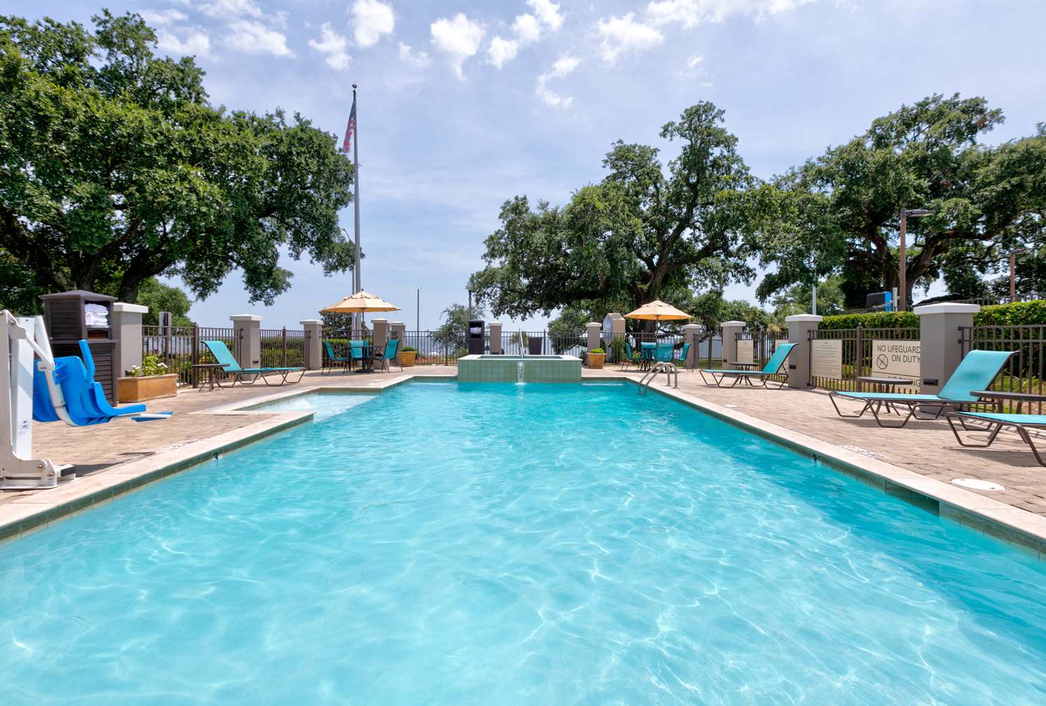 Фото Hampton Inn Biloxi