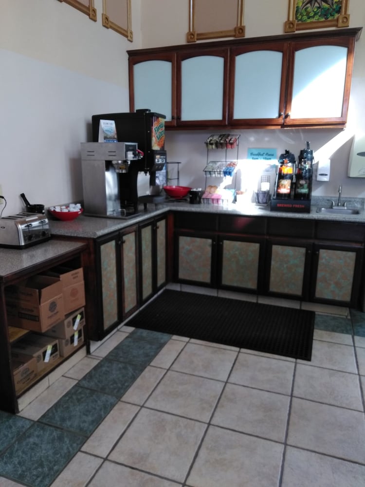 Фото Travelodge by Wyndham Bishop