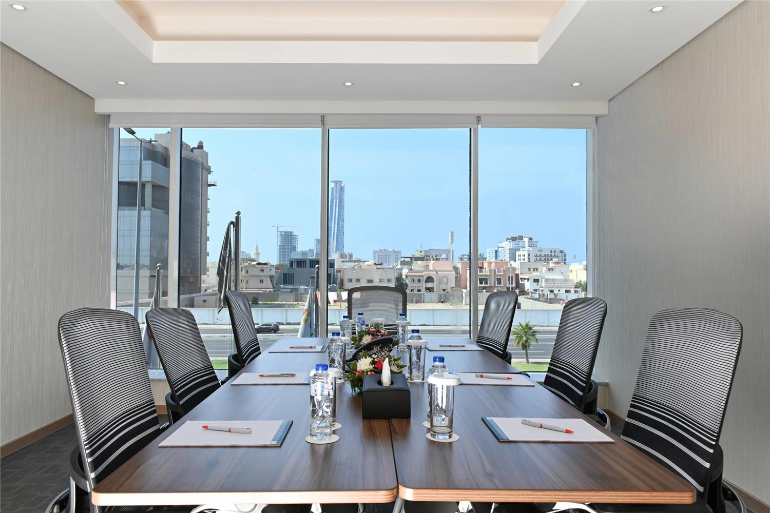 Фото Comfort Hotel Jeddah King Road