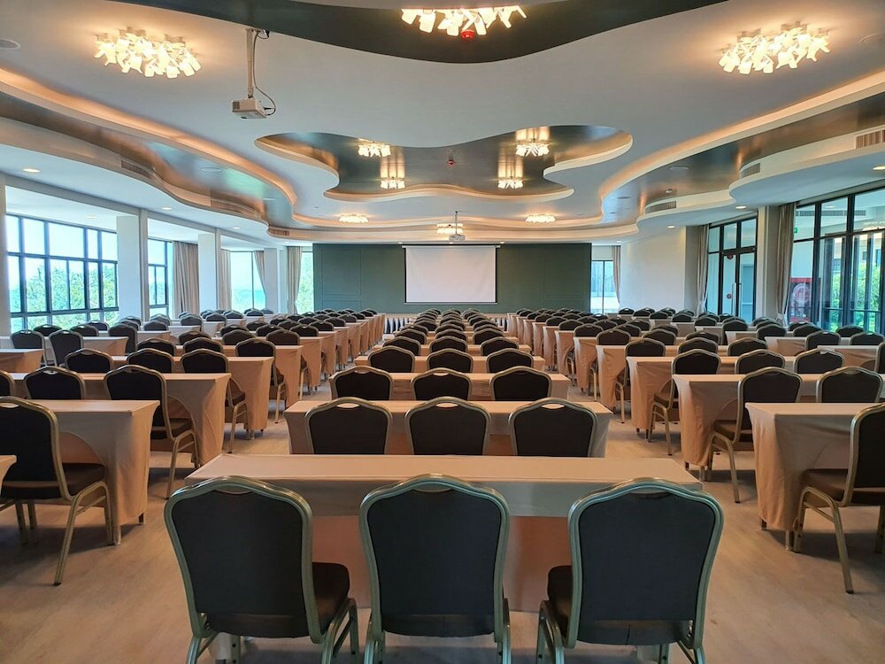 Фото Eco Cozy Beachfront Resort Chaam