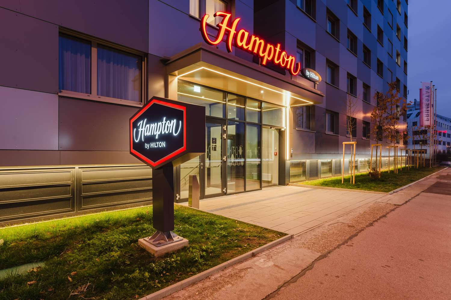 Фото Hampton by Hilton Vienna City West