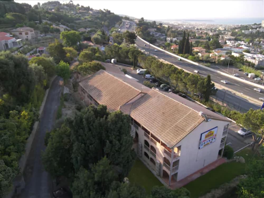 Фото Hotel Belvédère Cannes-Mougins