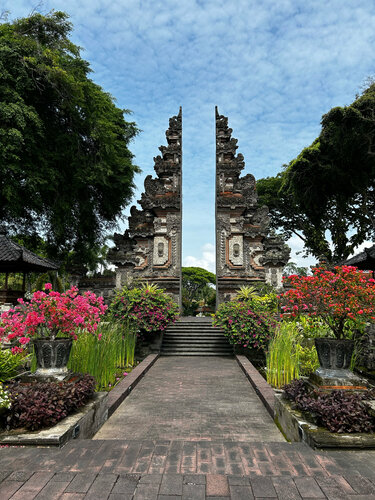 Внешний вид отеля Nusa Dua Beach Hotel в Беное, фото 3