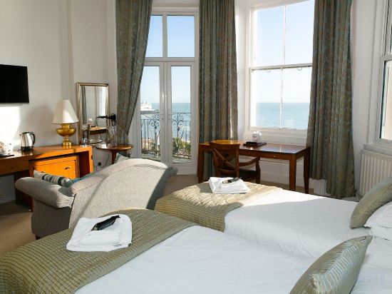 Фото The Cumberland Hotel