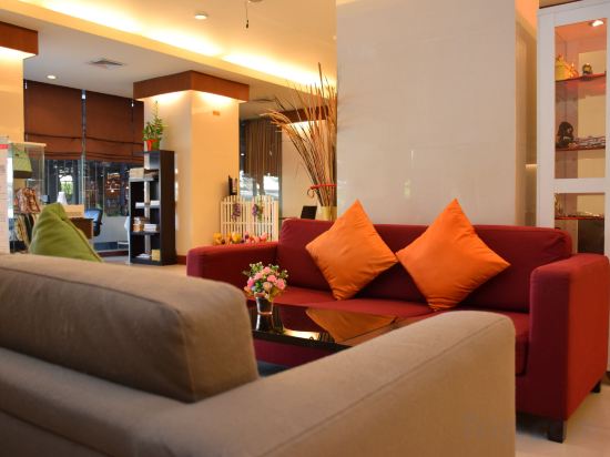 Фото The Color Living Hotel