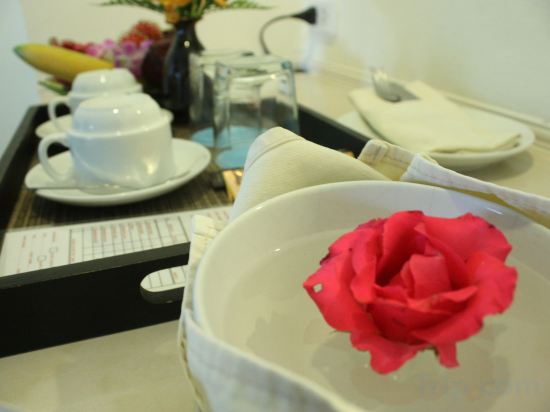 Фото The Color Living Hotel