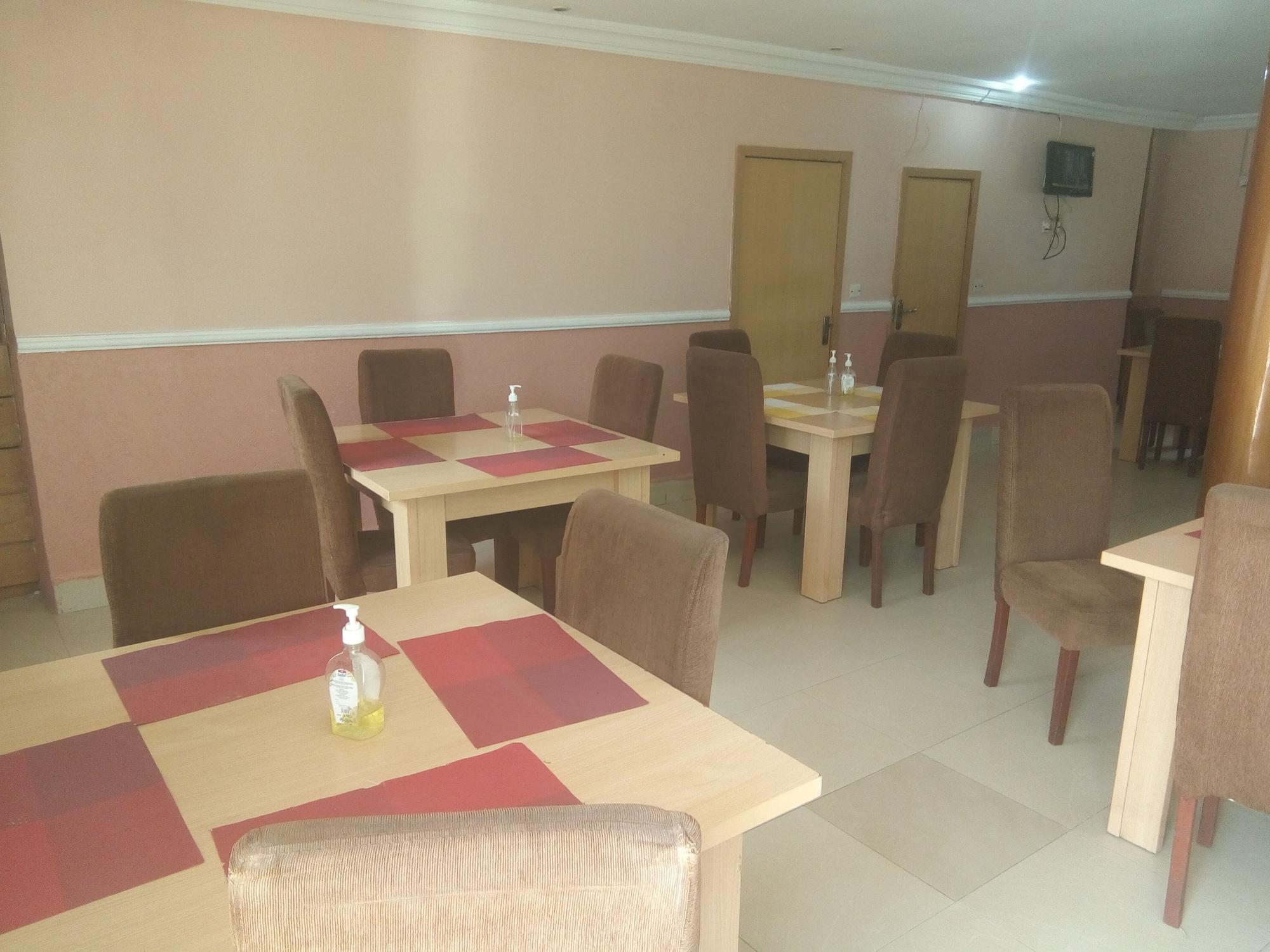 Фото Angel Park Place Hotel