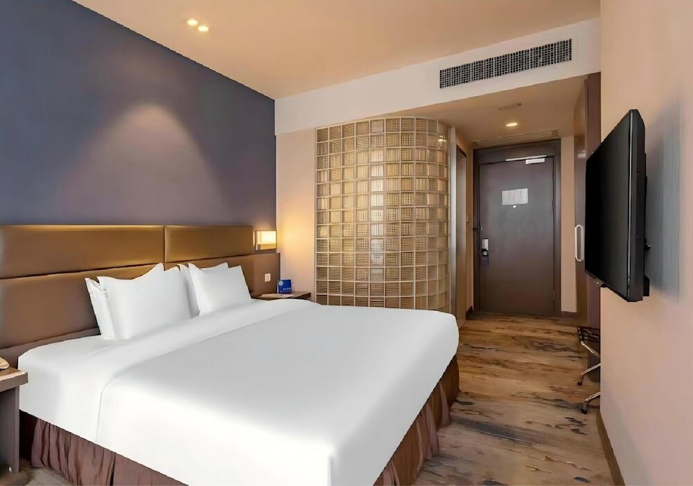 Фото Holiday Inn Express Shenyang North Station
