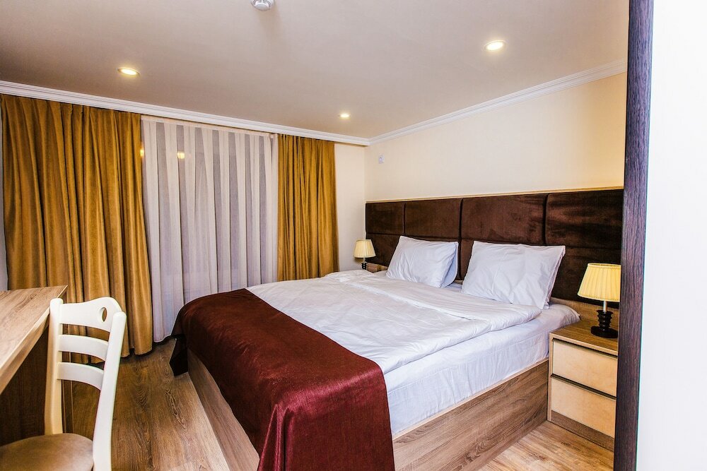 Фото Deluxe City Hotel