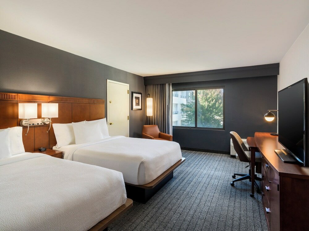 Фото Courtyard by Marriott Sacramento Airport Natomas