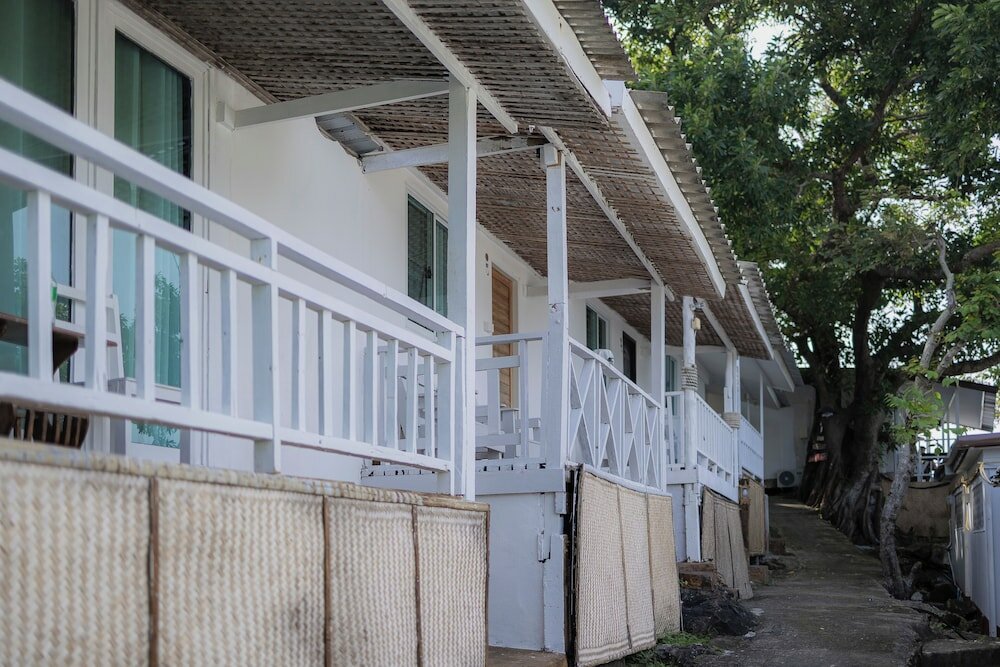 Фото Phi Phi Cozy Seafront Resort