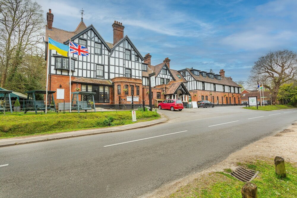 Фото Forest Park Country Hotel & Inn, Brockenhurst, New Forest