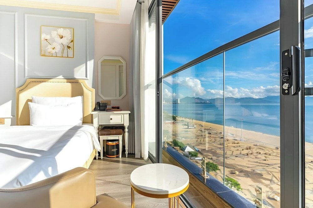 Фото La Vague Hotel