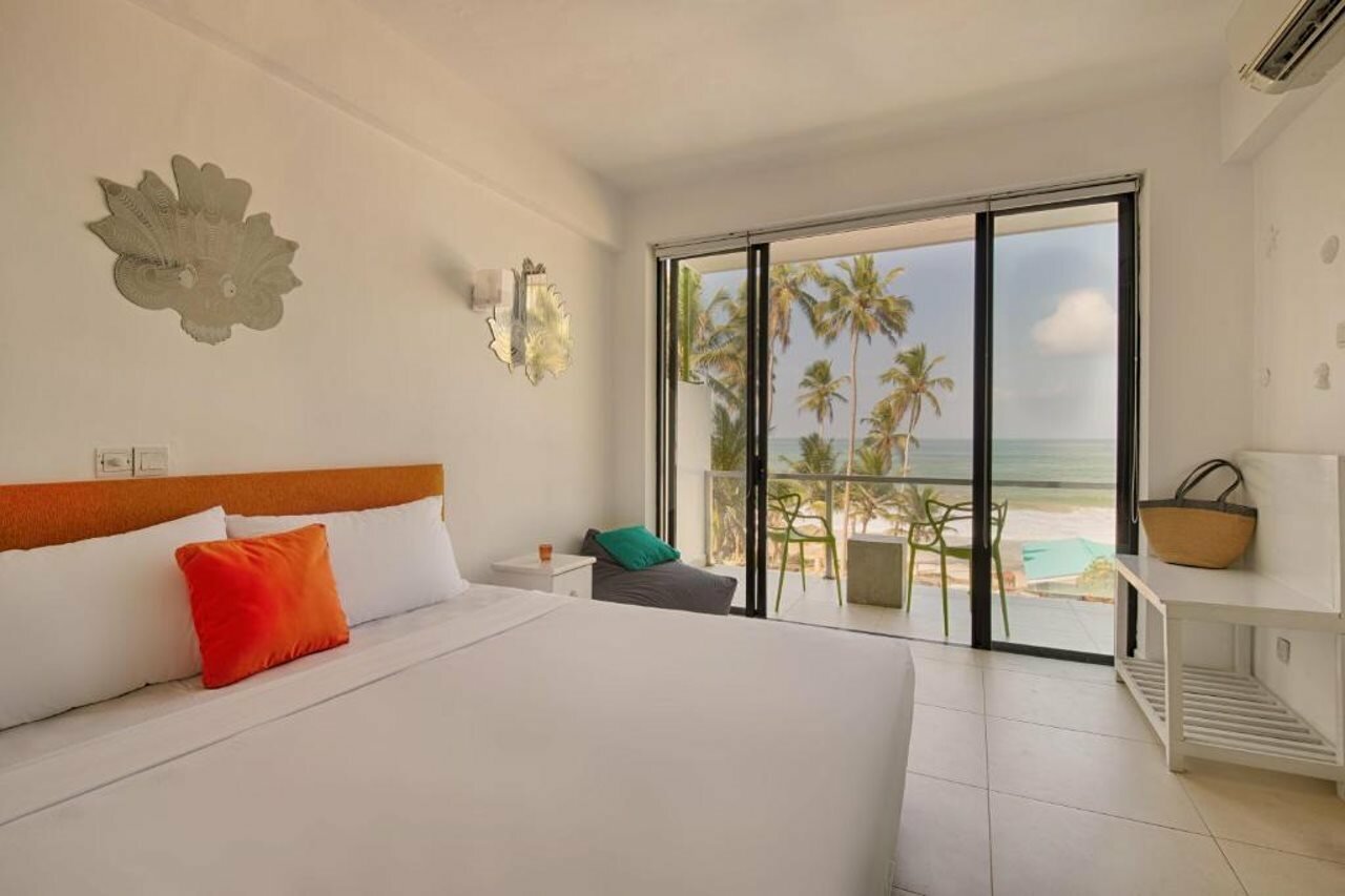 Фото Mask and Tide