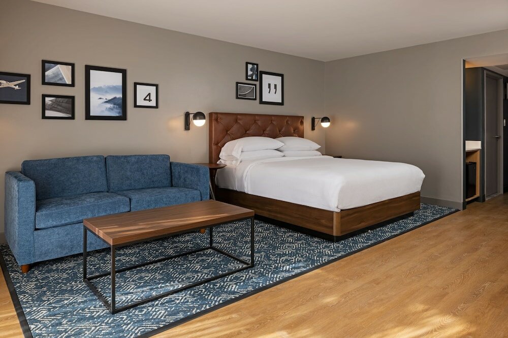 Фото Four Points by Sheraton Bakersfield
