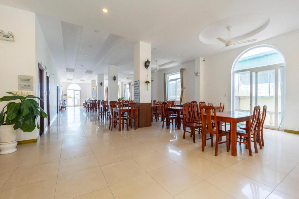 Фото Gold Beach Hotel