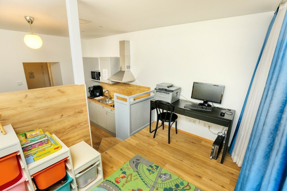 Фото Jimmy's Apartments Emerald