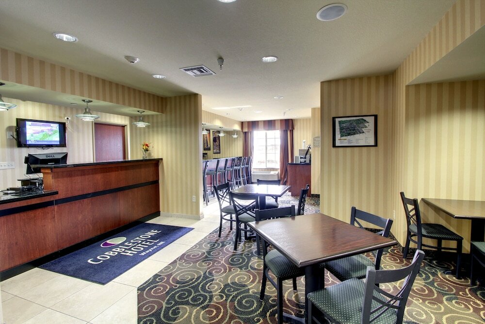 Фото Cobblestone Hotel & Suites - Wayne