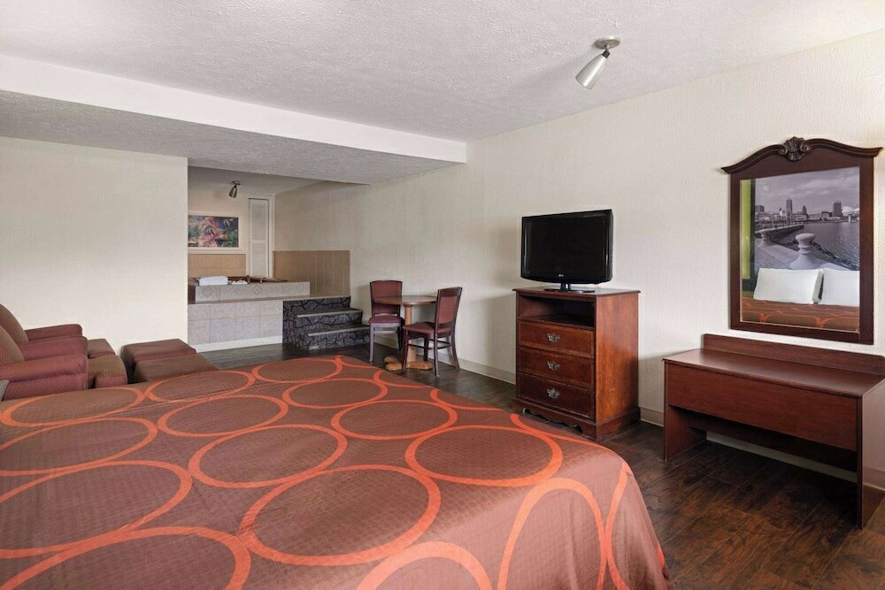Фото Super 8 by Wyndham Youngstown/Girard
