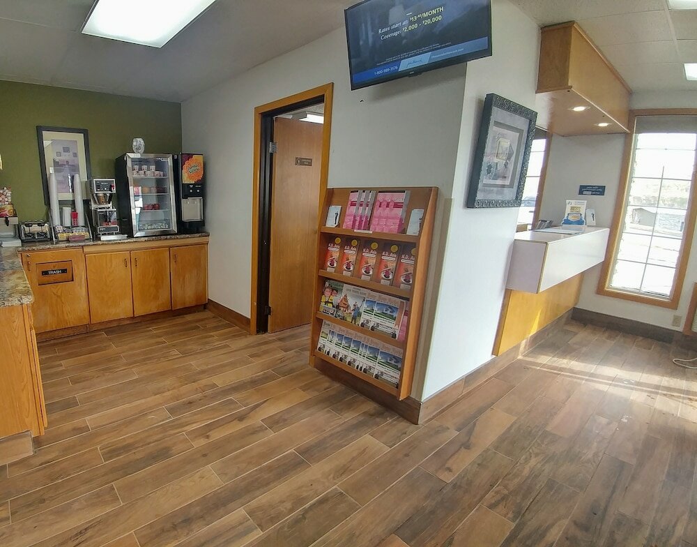 Фото Super 8 by Wyndham Minot Airport