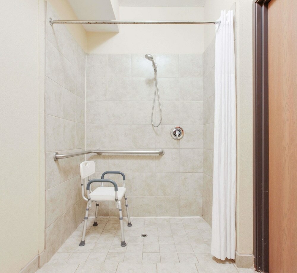 Фото Days Inn by Wyndham Mesquite Rodeo Tx