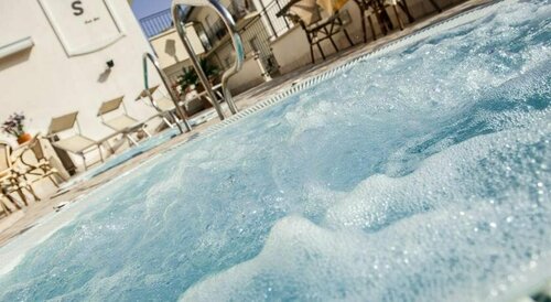 Внешний вид отеля Hotel Cannes в Беллария-Иджеа-Марине, фото 3