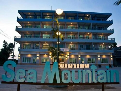 Sea Mountain Khanom Hotel