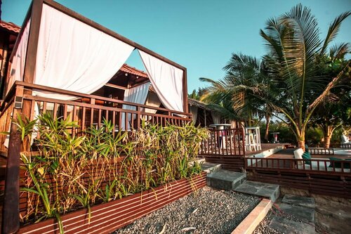 Гостиница SinQ Beach Morjim в Ашвеме