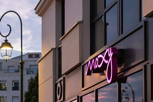 Гостиница Moxy Paris Clamart в Шатене-Малабри