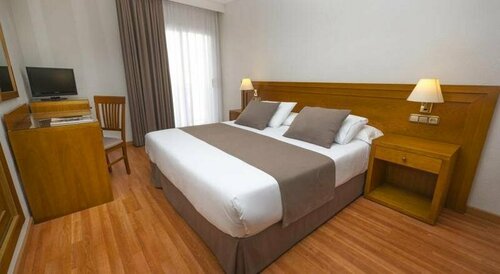 Гостиница Helios Costa Tropical в Альмуньекаре