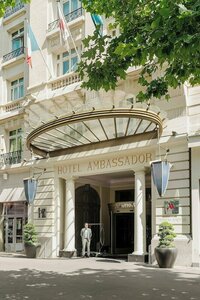 Гостиница Paris Marriott Opera Ambassador Hotel