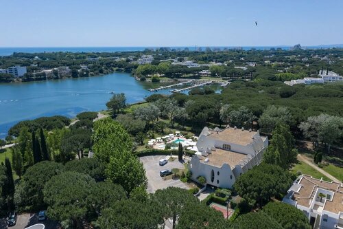 Гостиница Best Western Golf Hotel в Ла-Гран-Мот