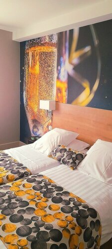 Гостиница H& xF4; tel de Champagne в Эперне