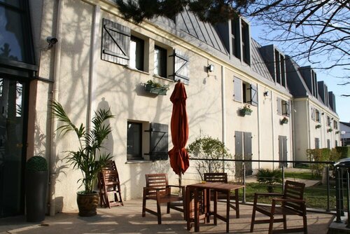 Гостиница Hotel Kyriad Argenteuil в Аржантее
