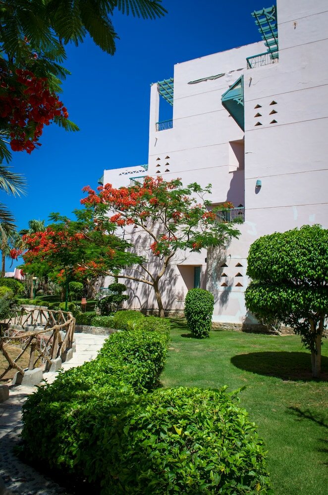 Eagles Downtown Zahabia & Beach Resort - 3