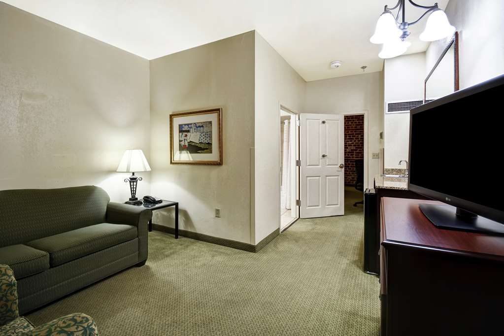 Фото Embassy Suites by Hilton Charleston Historic District