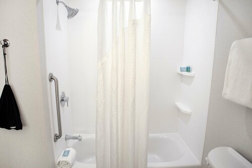 Гостиница Holiday Inn Express & Suites Chester-Monroe-Goshen в Монро