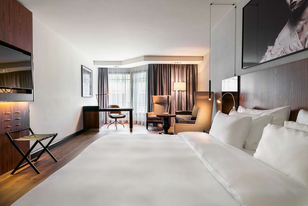 Фото Radisson Collection Hotel, Grand Place Brussels