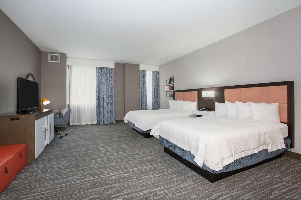 Фото Hampton Inn & Suites Denver-Downtown