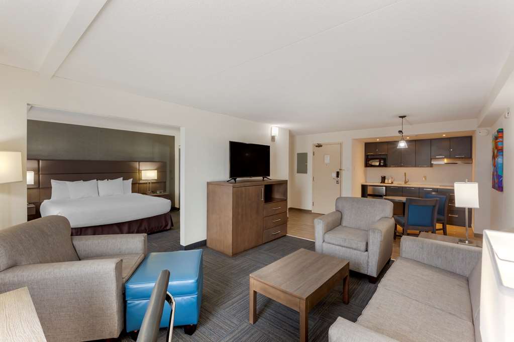 Фото Best Western Plus Toronto Airport Hotel