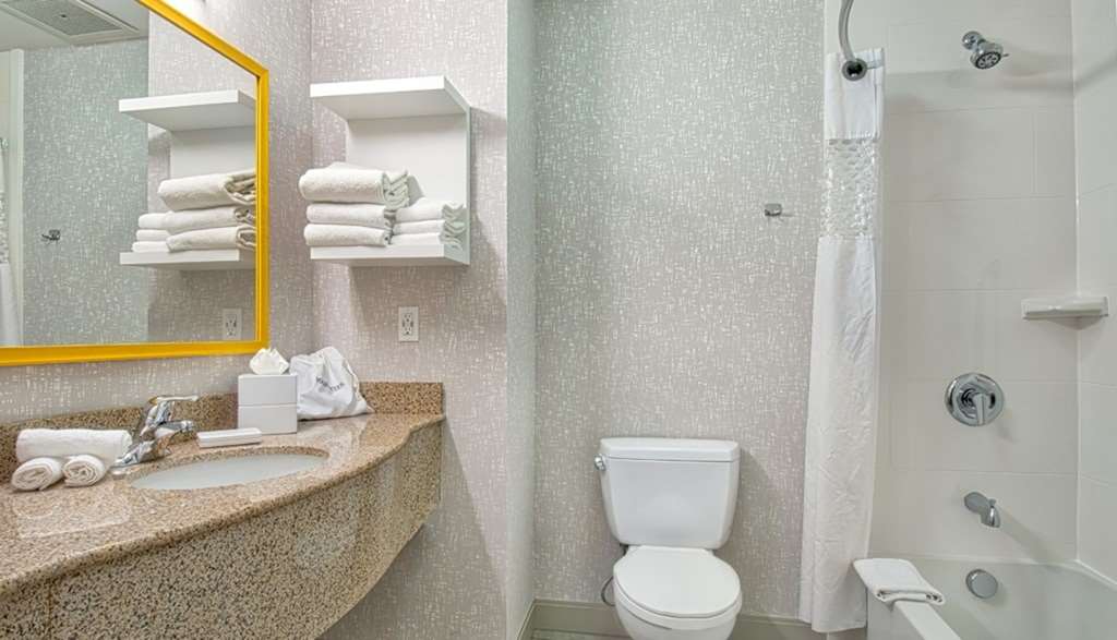 Фото Hampton Inn And Suites Hemet