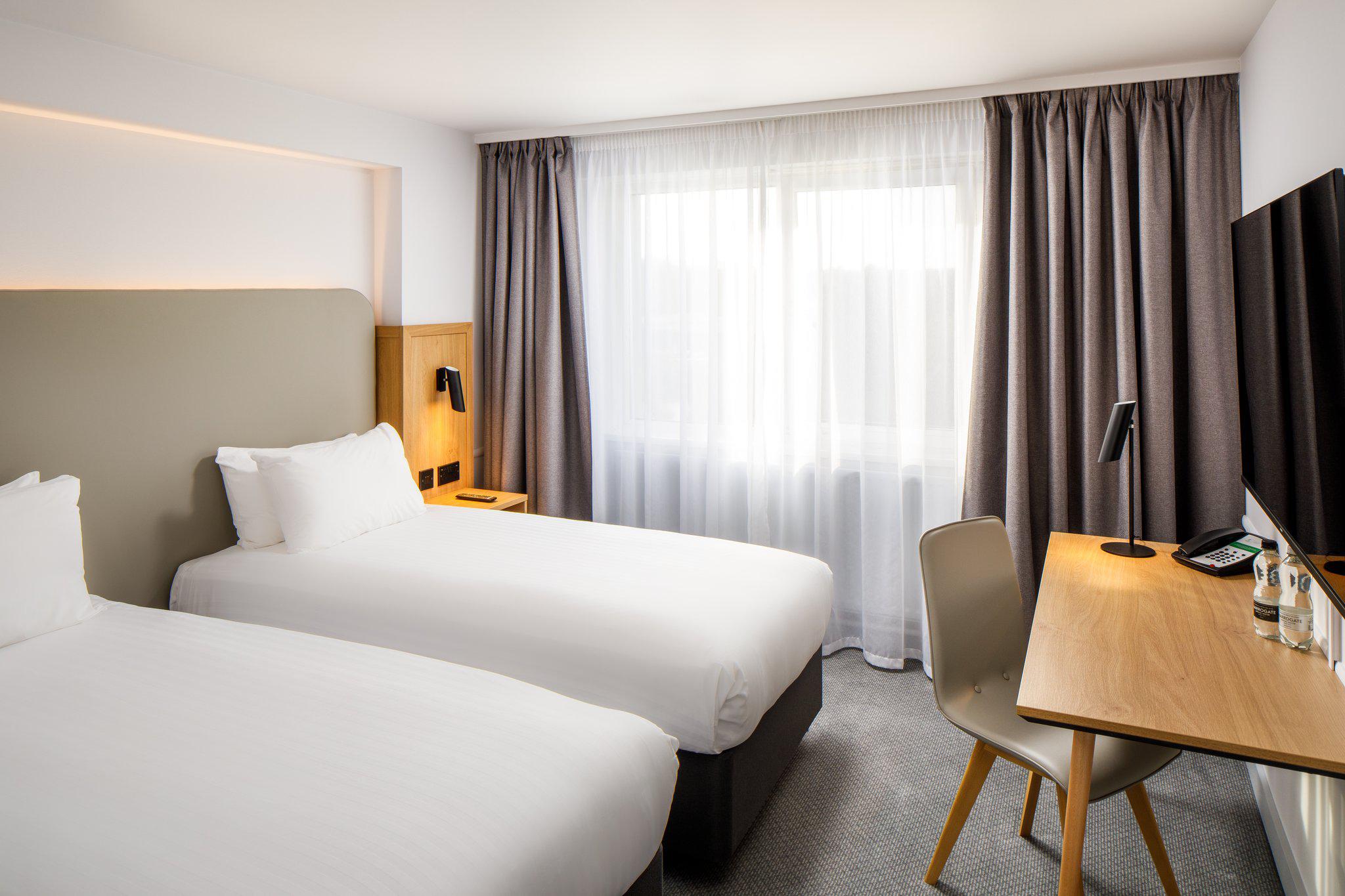 Фото Holiday Inn Basildon