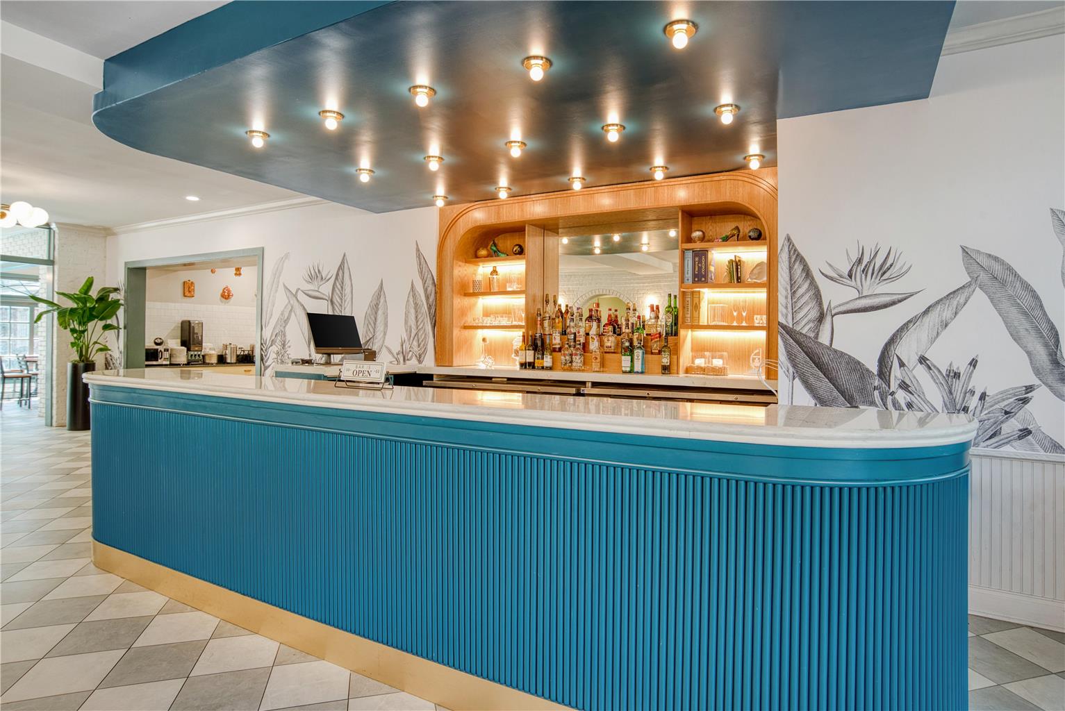 Фото Best Western Plus French Quarter Courtyard Hotel