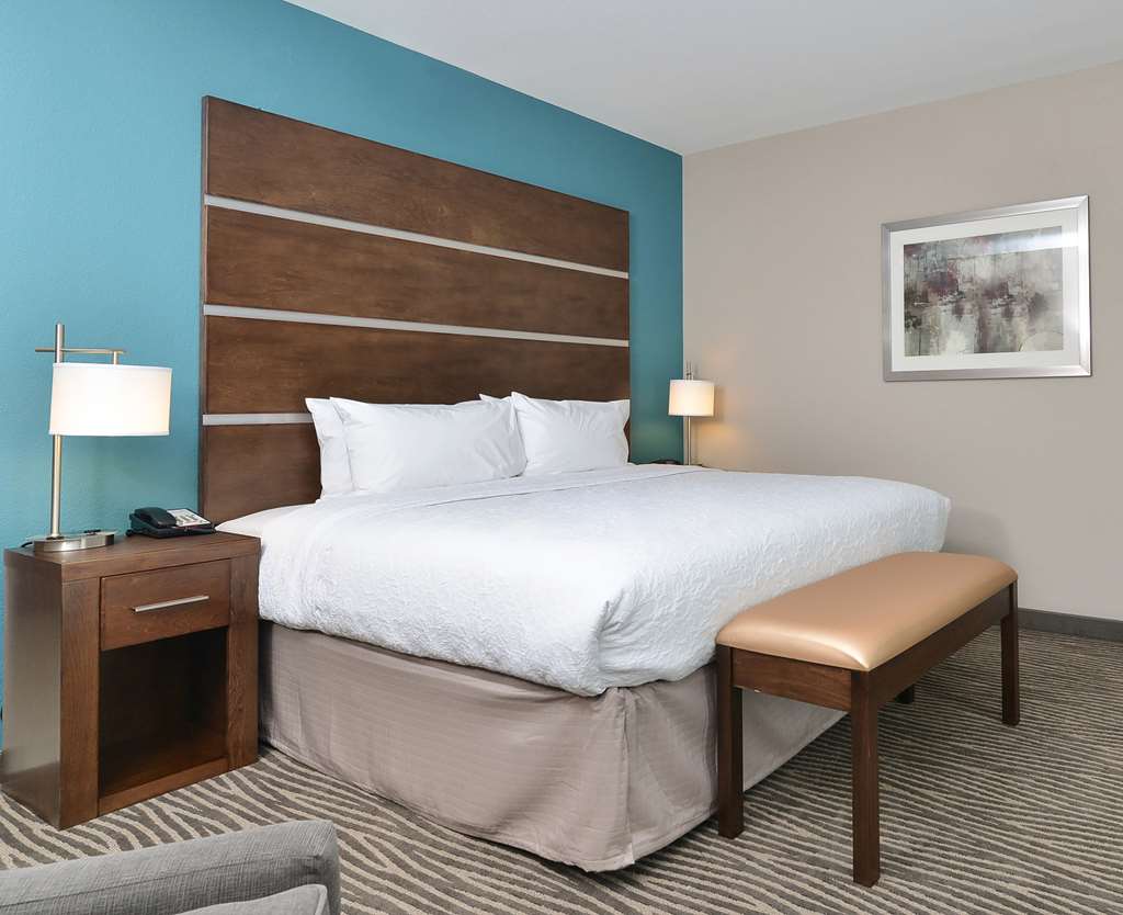 Фото Hampton Inn & Suites Des Moines Downtown